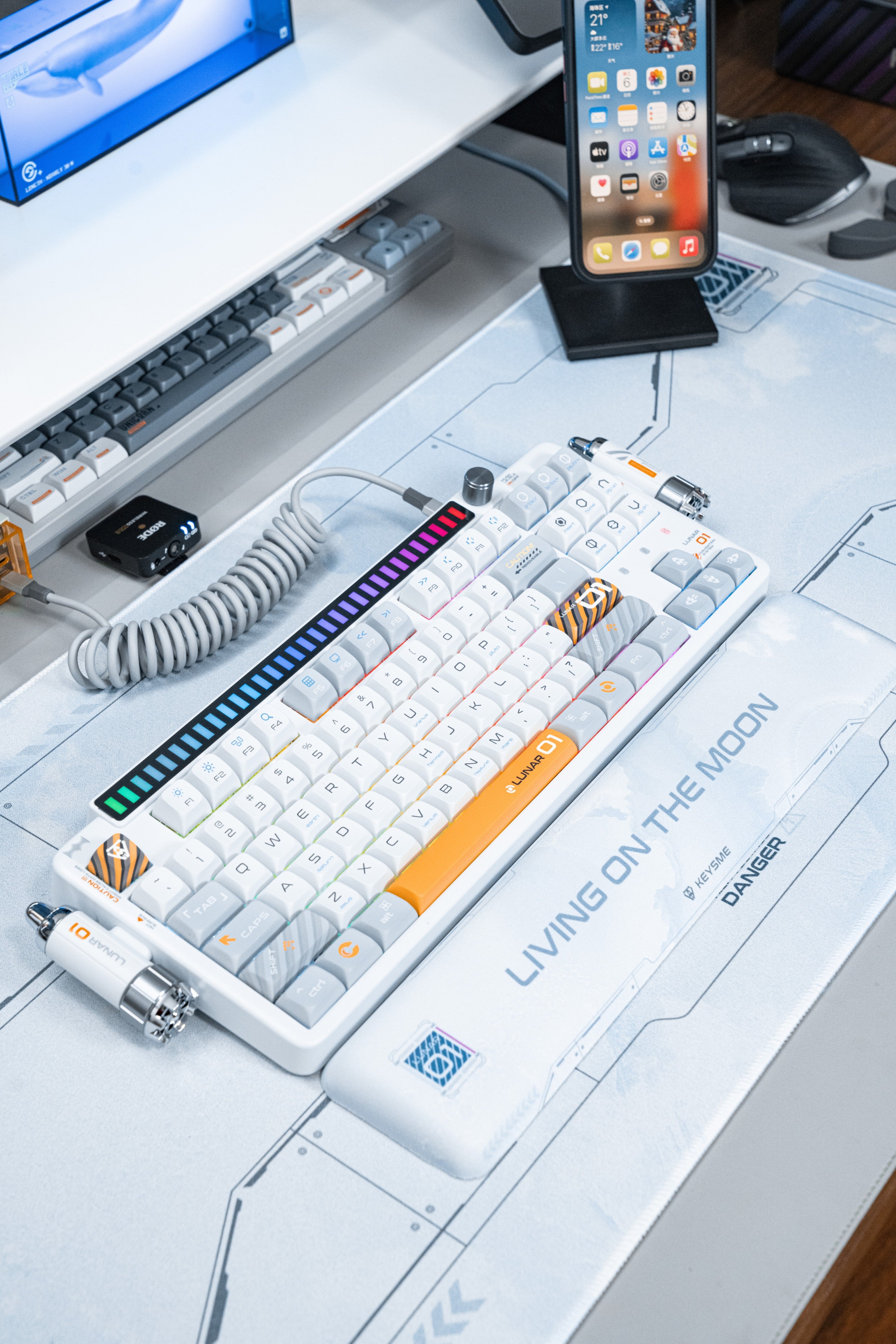 keysme-lunar-01-custom-mechanical-keyboard (1).jpg__PID:b5905d72-0607-4d0f-8566-739357d9788b