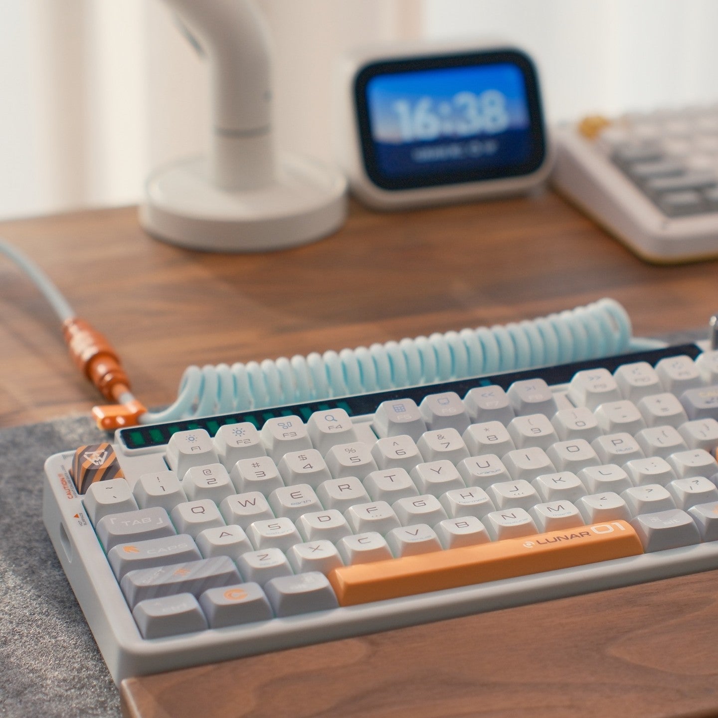 Experience Versatility: Keysme Keyboards for Every Desk Setup