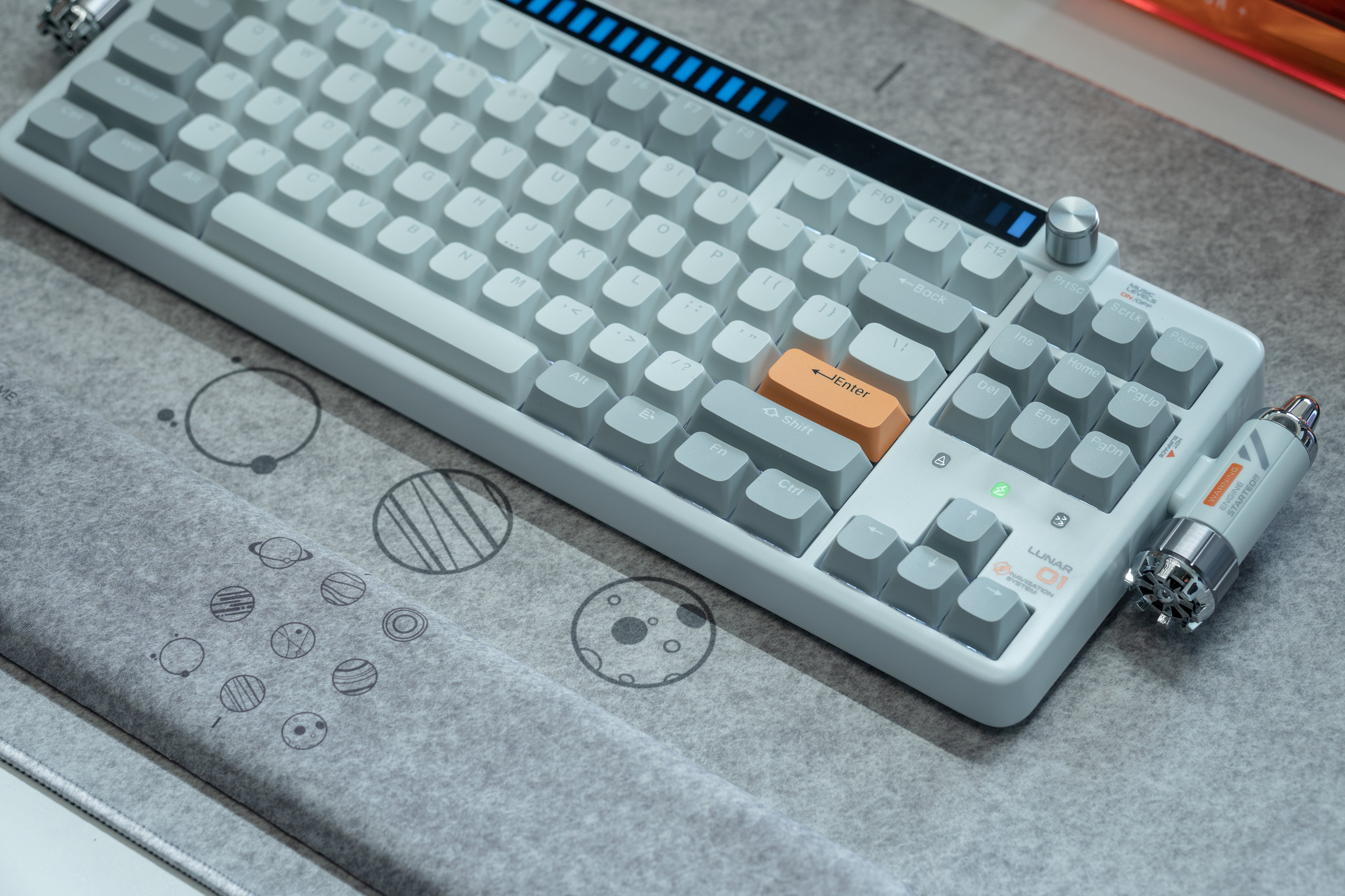 keysme-lunar-01-spaceship-custom-mechanical-keyboard-lunar-white-double-shot-pbt-keycap-set.jpg__PID:854e3a9a-c2db-443a-9cf3-14f046efb028