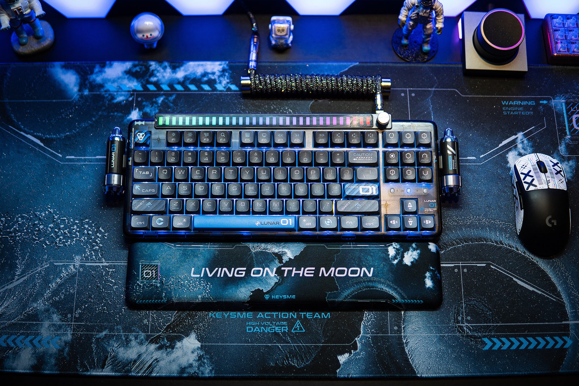 keysme lunar 01 spaceship custom mechanical keyboard hole black.jpg__PID:21d194dc-b132-4782-b5c4-8824fcbed967