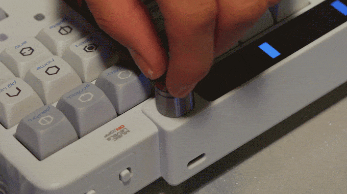 keysme lunar 01 spaceship mechanical keyboard programmable knob.gif__PID:6dcaa815-3cf8-4561-9be9-0a8f226022aa